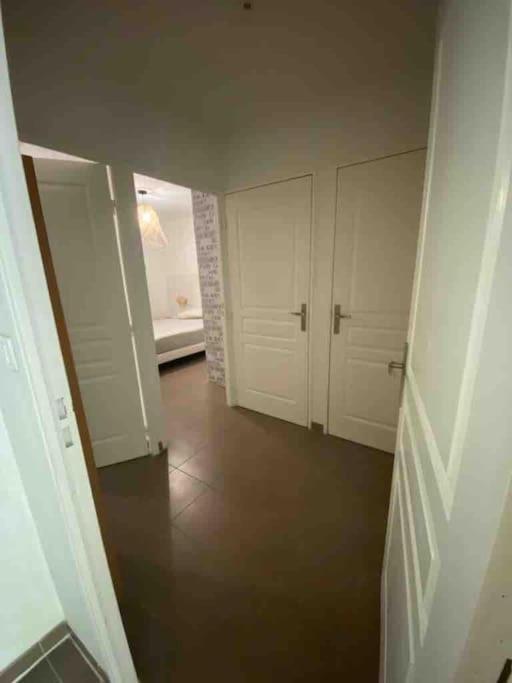 Tres Bel Appartement Contemporain Et Calme Frejus Exterior photo
